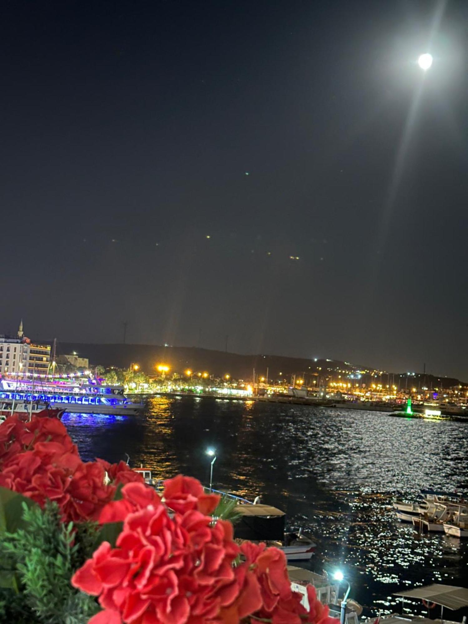Ufuk Otel Кешме Экстерьер фото